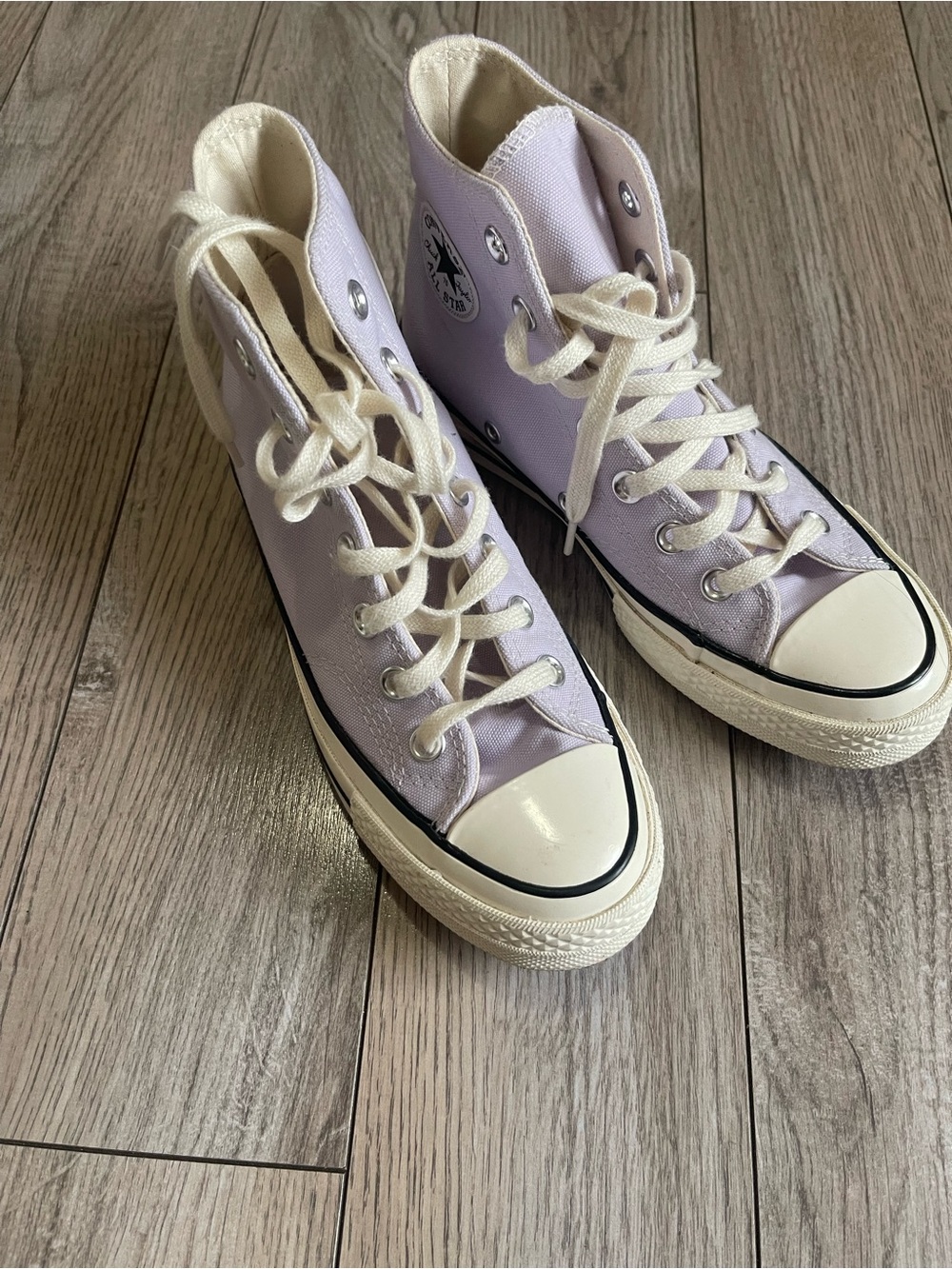 Converse Chuck Taylor High Top - Cream & Light Purple